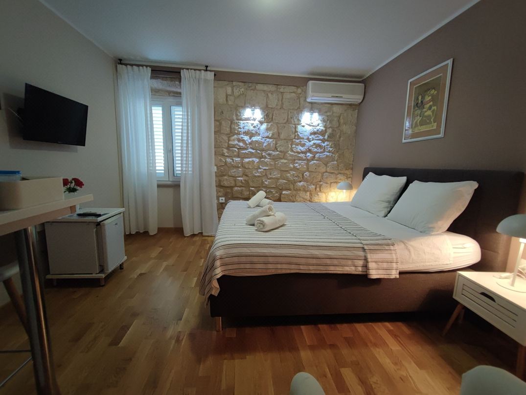 Carol Rooms