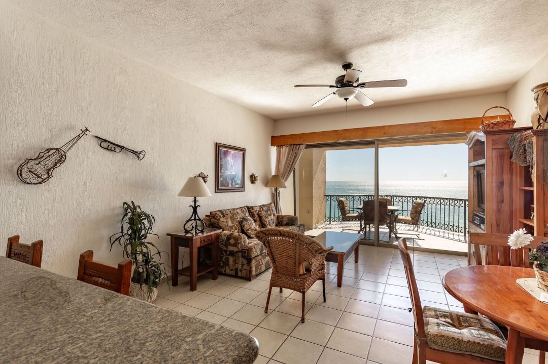 Salty Sea Breeze Gem Ground Floor