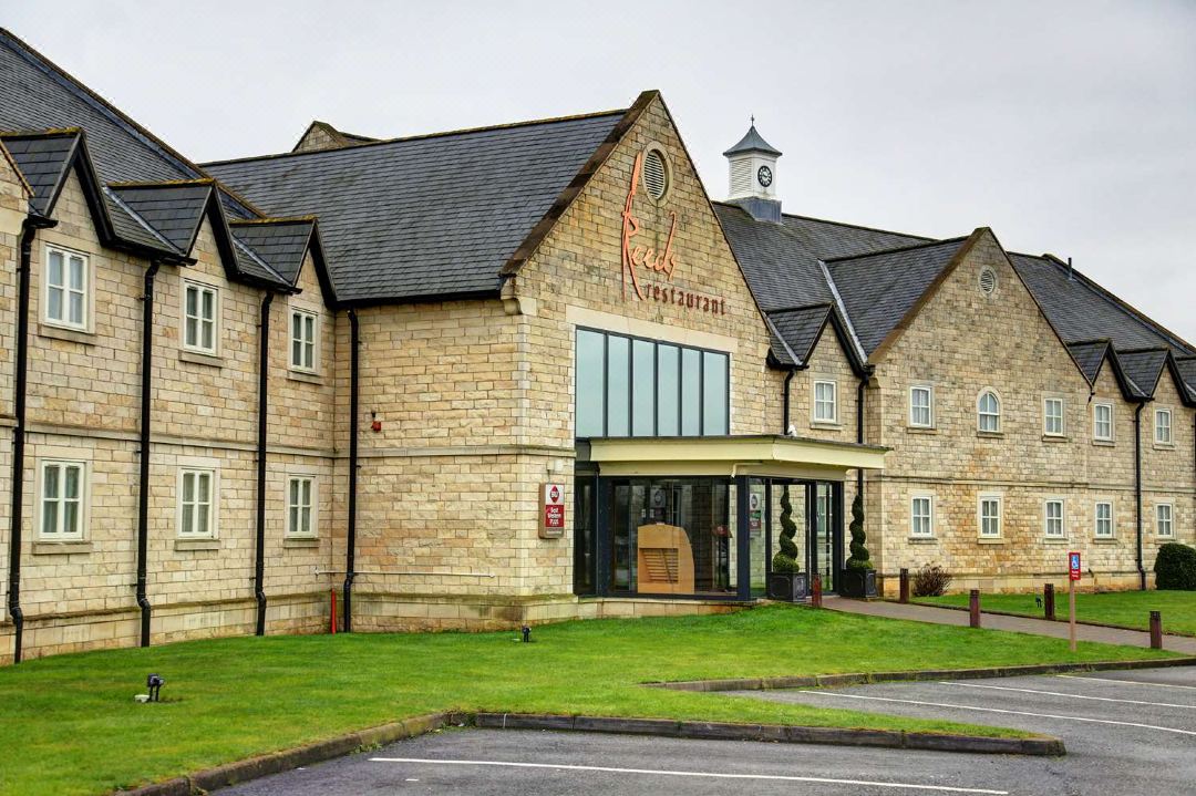 Best Western Plus Pastures Hotel