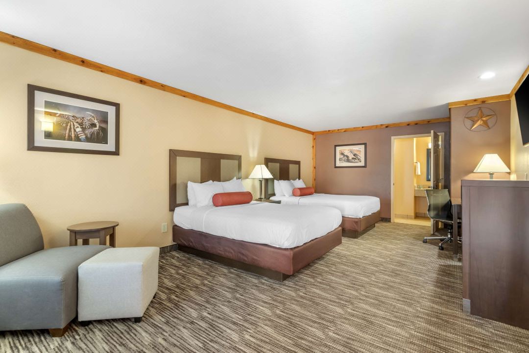 Best Western Windwood Inn  Suites