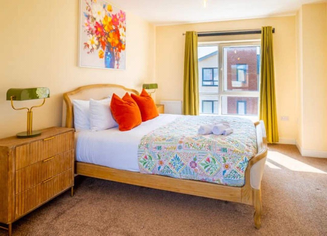 14 Guests-6 Bedroom House Free Parking