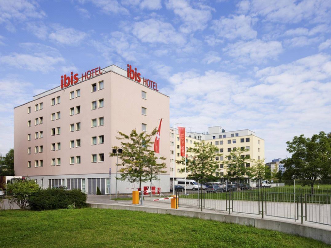 Ibis Zurich Messe Airport