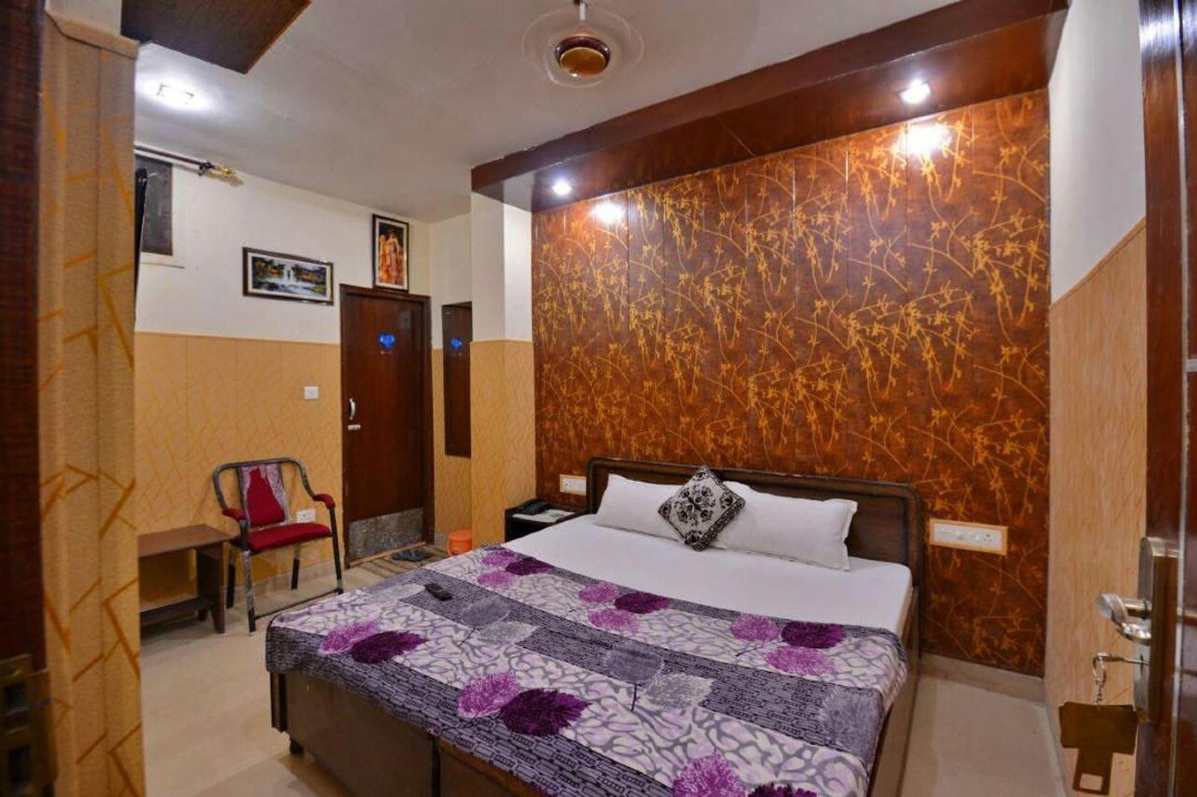 Hotel Dharam Villa