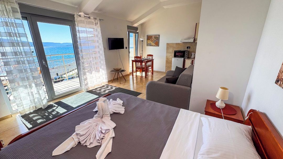 Qumi Apartments