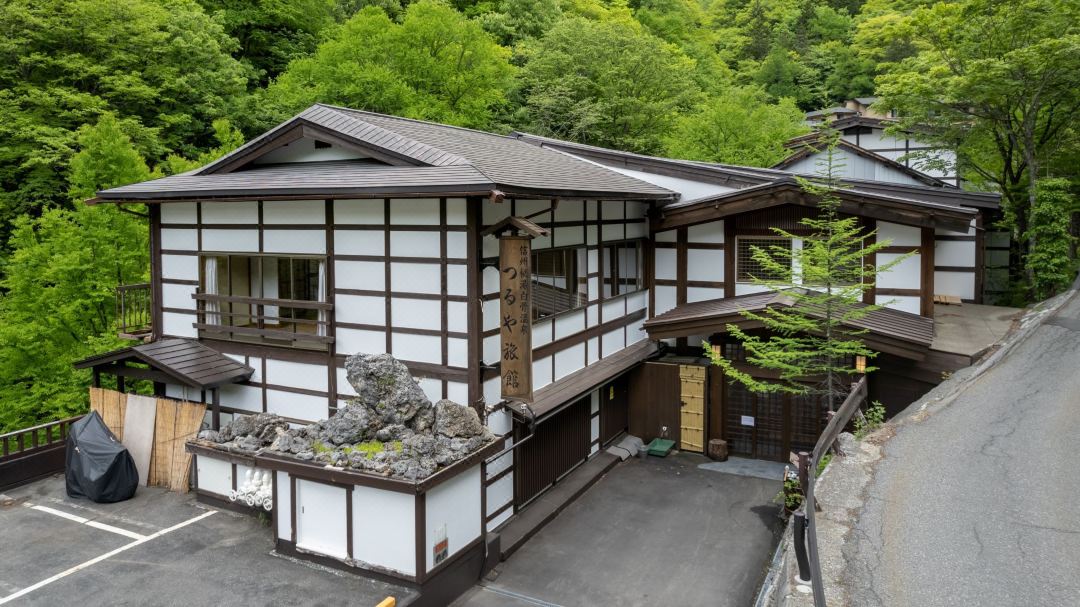 Shirahone Onsen Tsuruya Ryokan