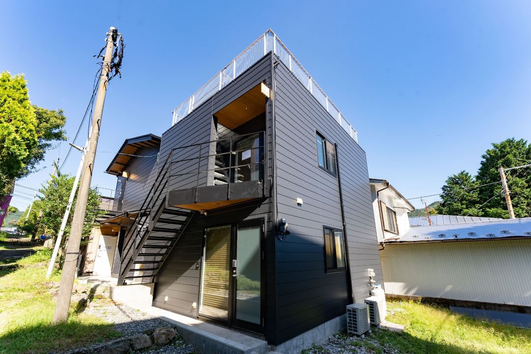 โรงแรม GORA base B