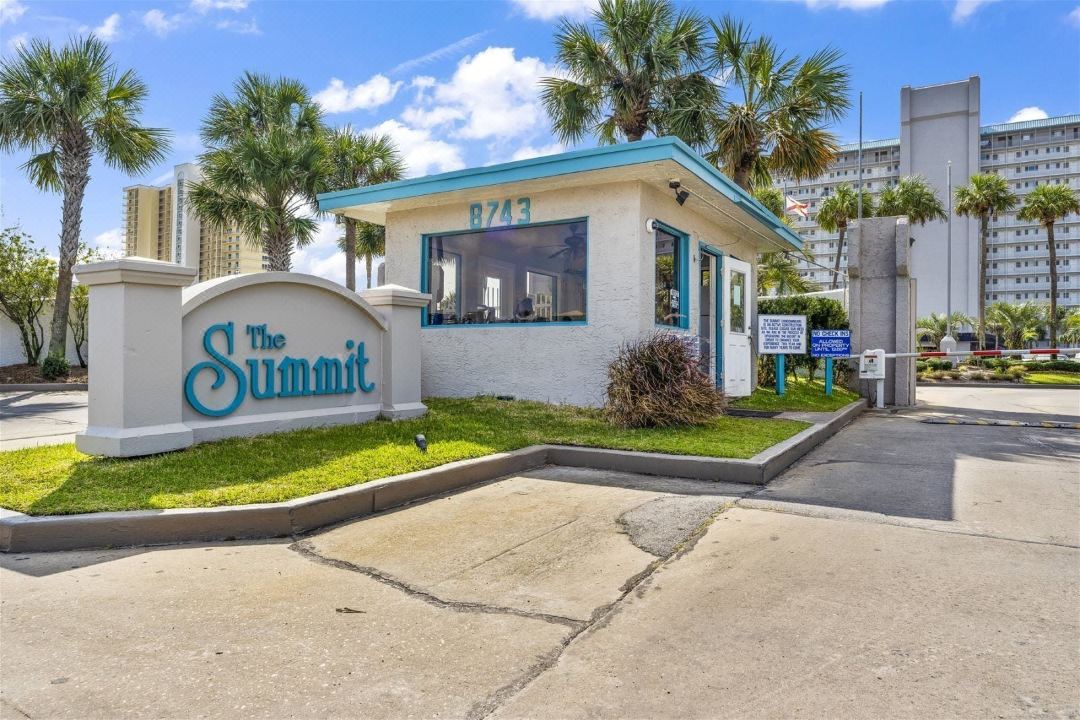 The Summit 220