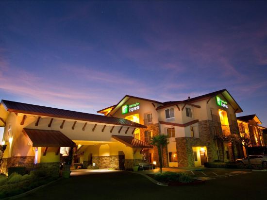 Holiday Inn Express and Suites Turlock by IHG - Tap to explore photos