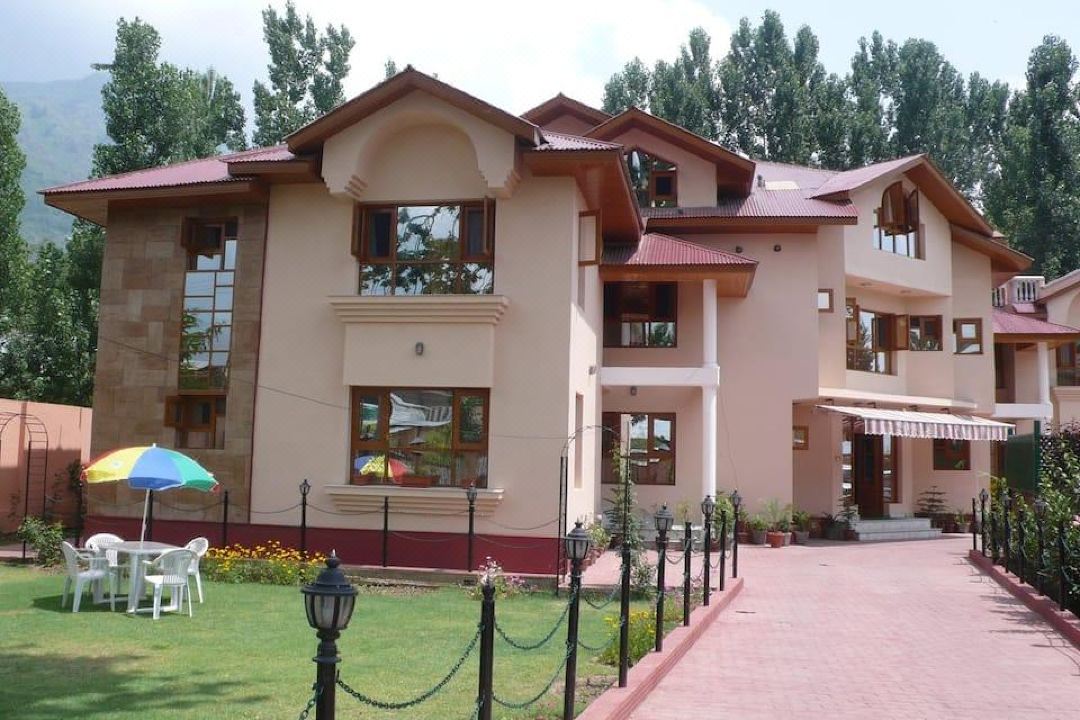 Hotel Alhamra Retreat