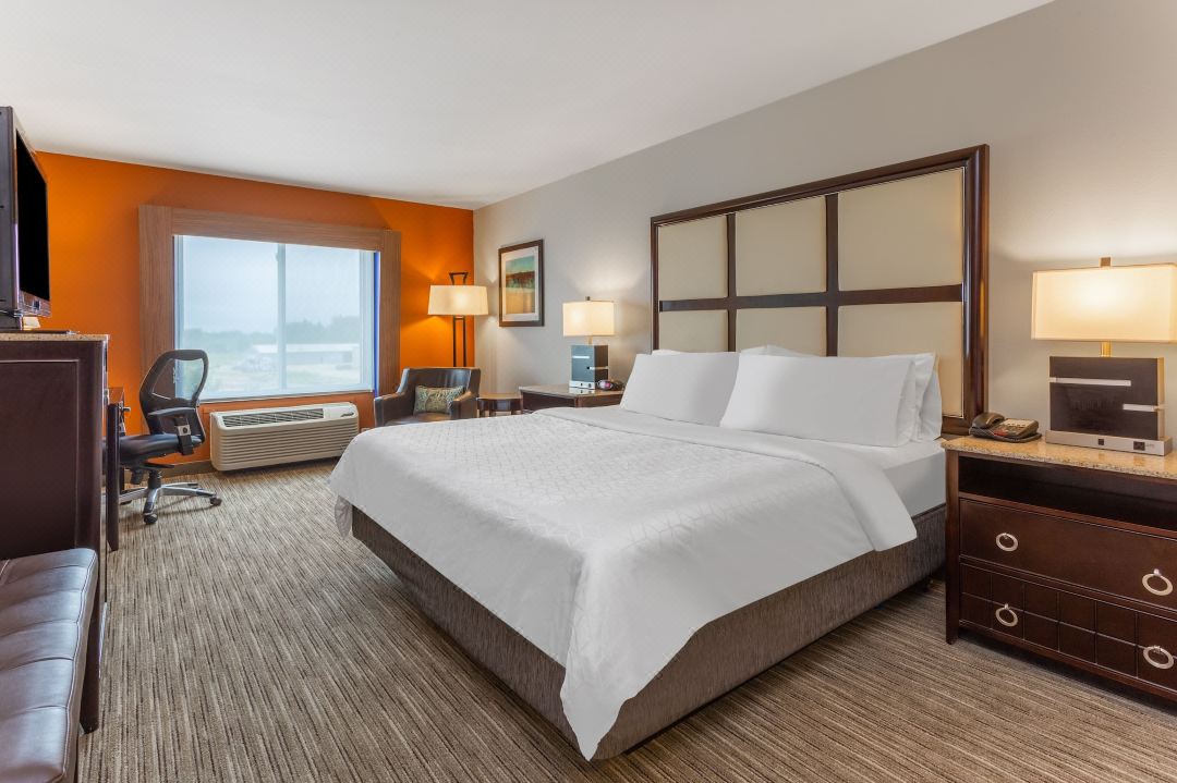 Holiday Inn Express & Suites Albert Lea - I-35