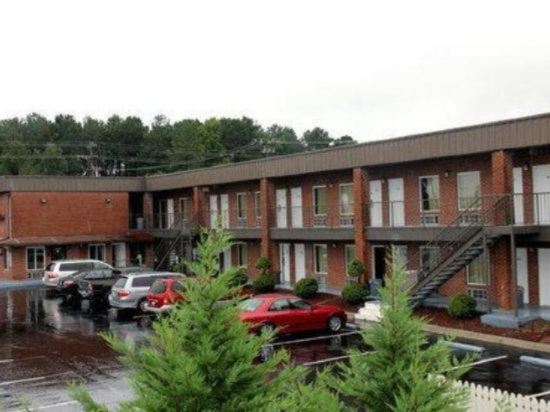 Southern Inn Lumberton - Tap to explore photos