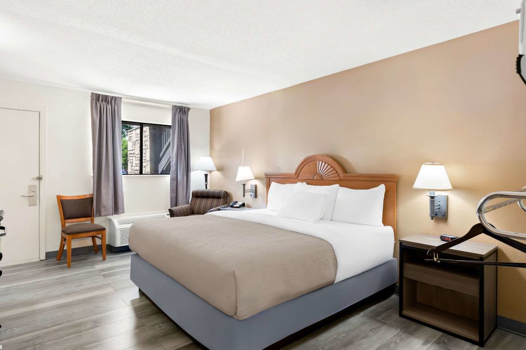 Quality Inn Cleveland Airport