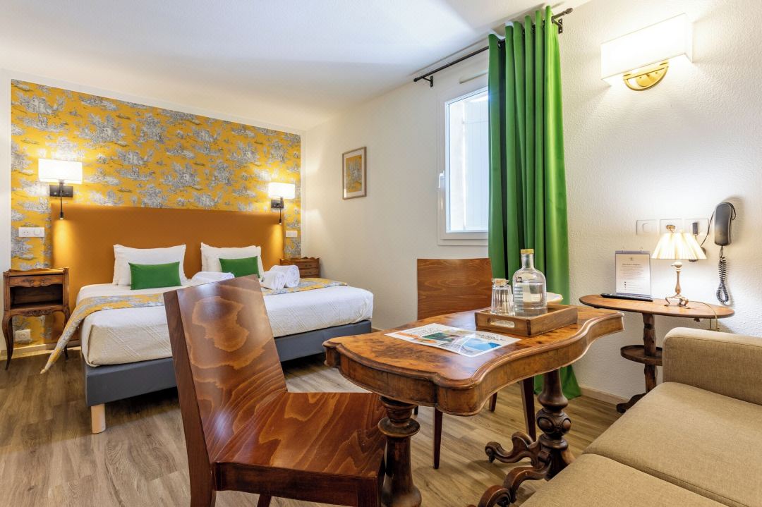 Logis la Bastide de Grignan Hotel & Restaurant 