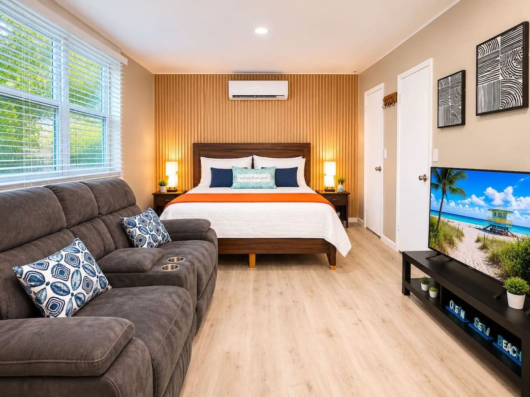 Modern Studio Private Parking Near Beach