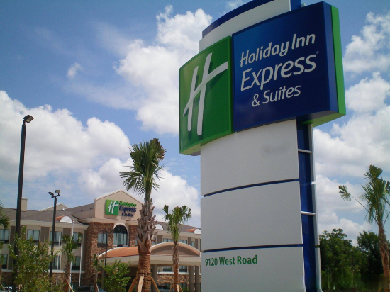 Holiday Inn Express Hotel & Suites Houston NW Beltway 8-West Road - Tap to explore photos