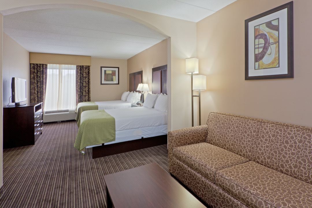 Holiday Inn Express & Suites Charleston-Southridge