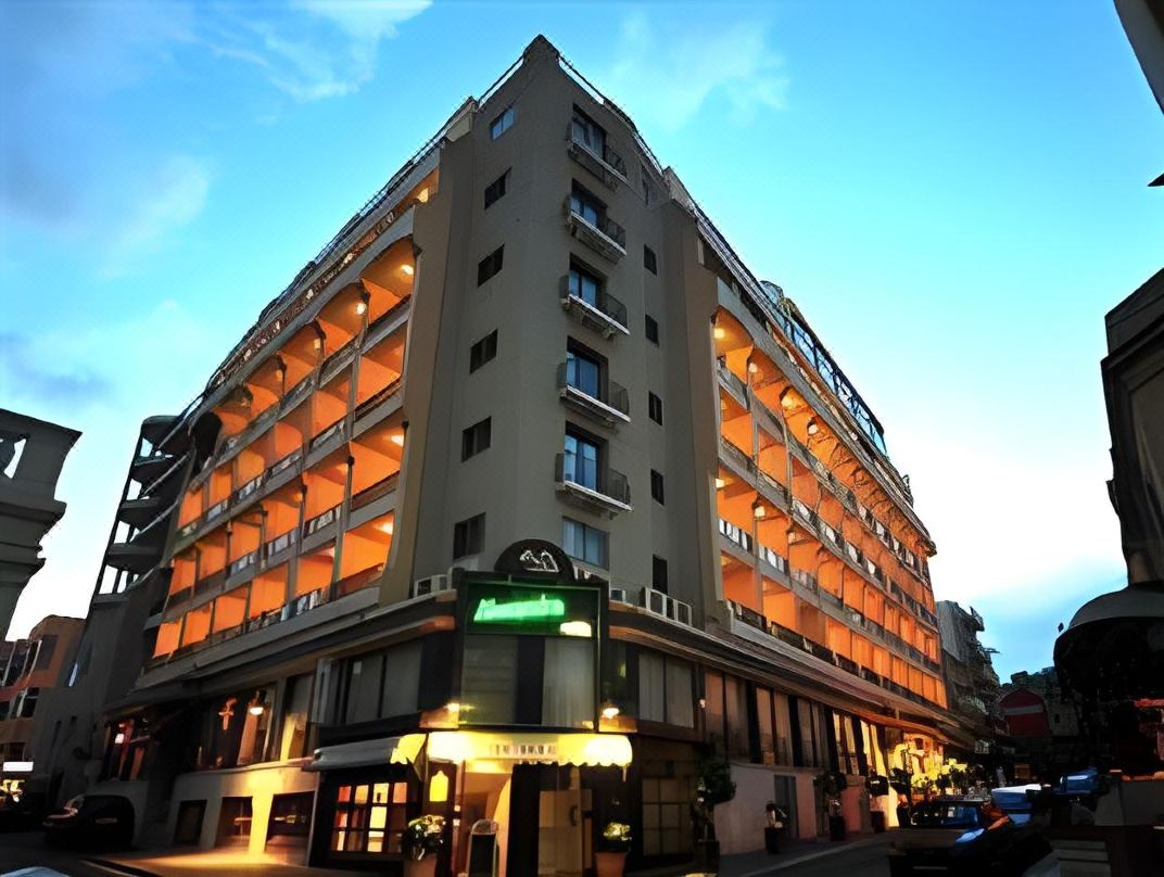 Alexandra Hotel