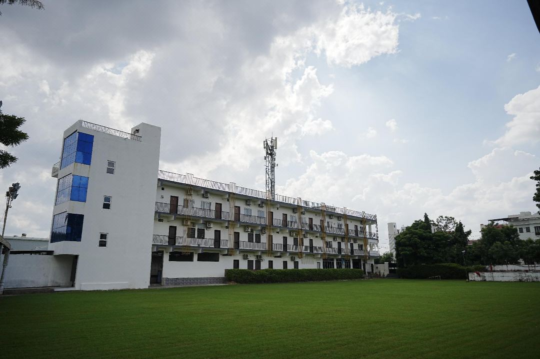 Hotel Parmanand Garden