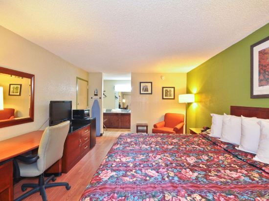 Country Hearth Inn & Suites Marietta - Tap to explore photos