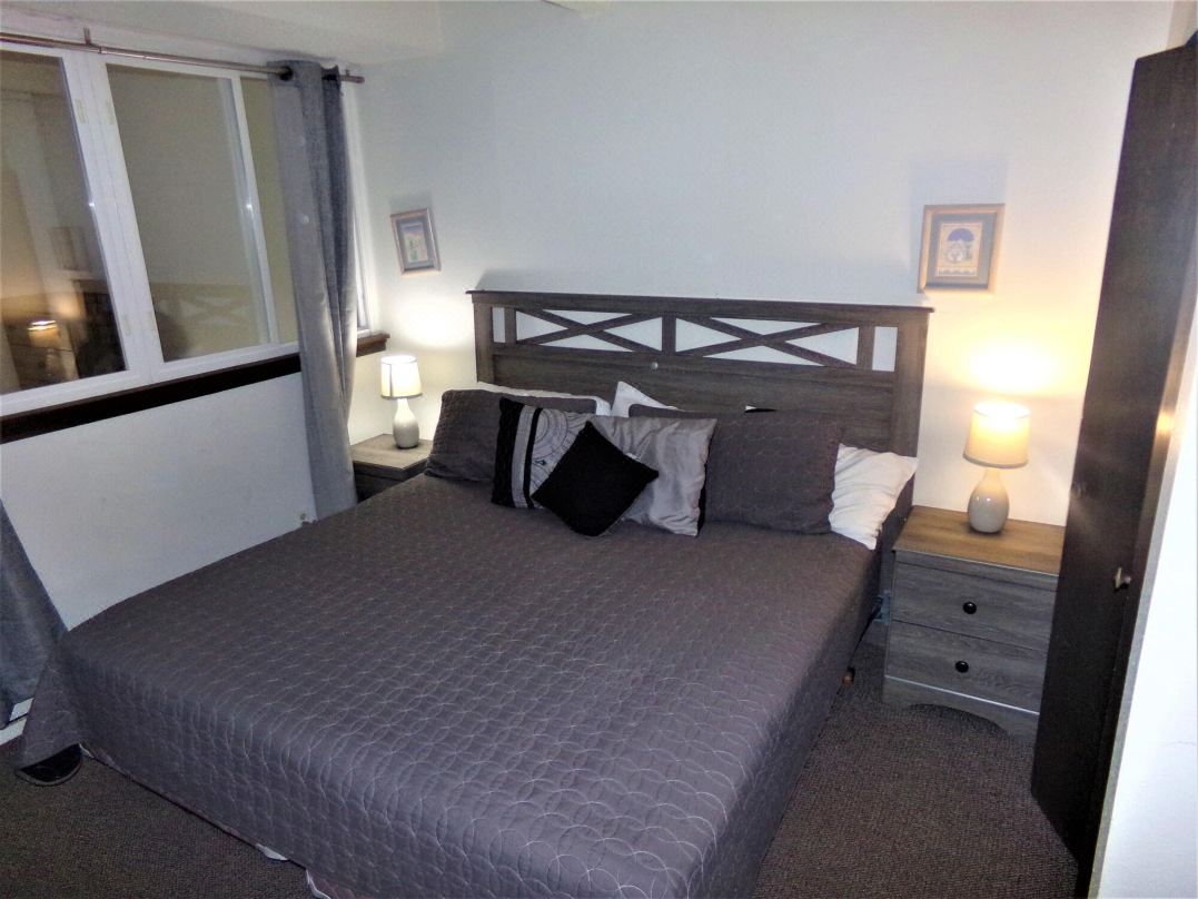 Snowflake 1 Bed Plus Den 2 Bath