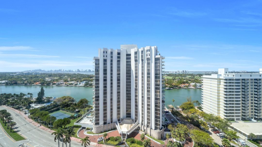 SeaStays Apartments