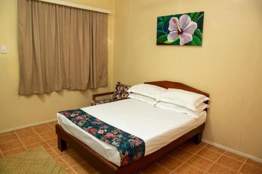 Qua Roviana Motel