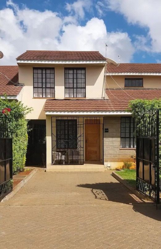 Karolinas Homestay Near Jkia