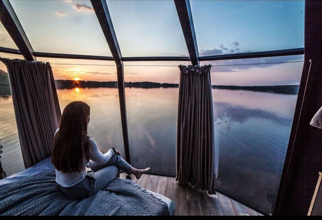 Room-Peace & Quiet Hotel Floating Glass