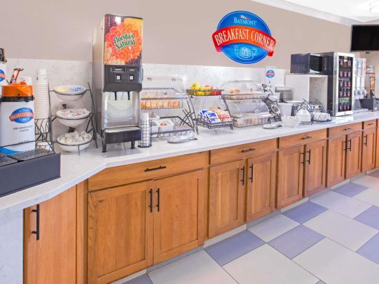 Park Inn by Radisson, Ames - Tap to explore photos