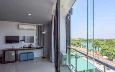 Grand Lake View Room