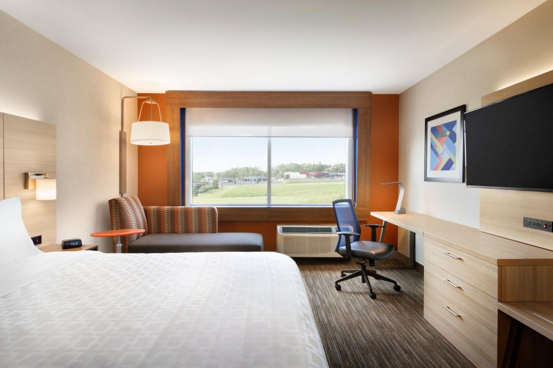 Holiday Inn Express Canton - Potsdam