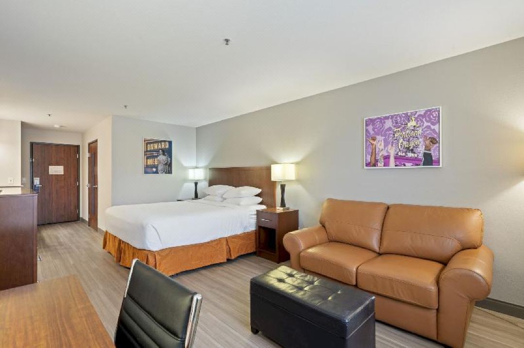 Best Western Lake Oswego Hotel  Suites