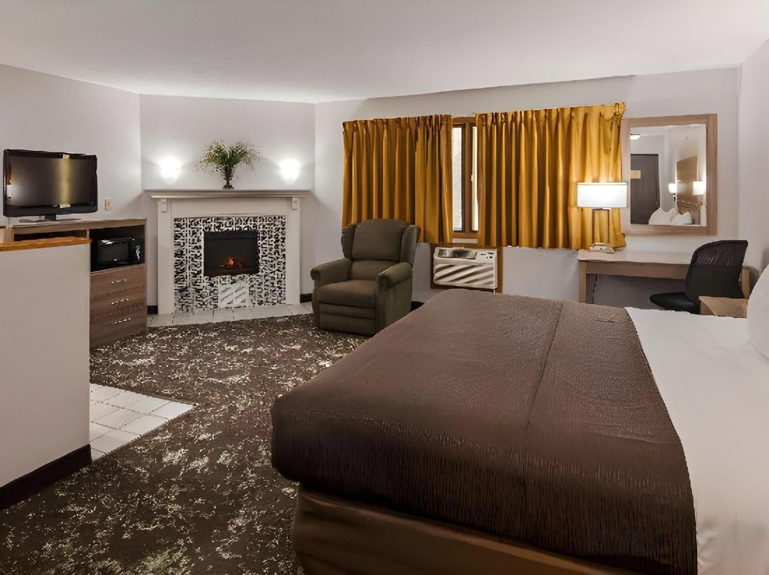 Ramada by Wyndham Cedar Rapids South