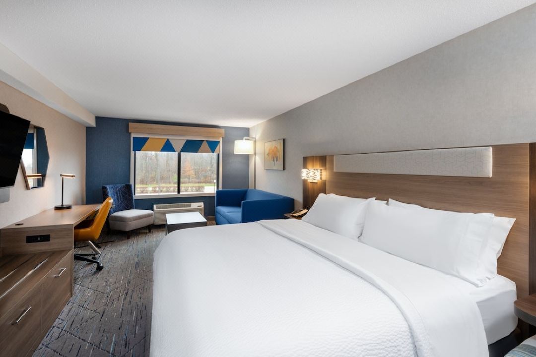 Holiday Inn Express & Suites Wadsworth