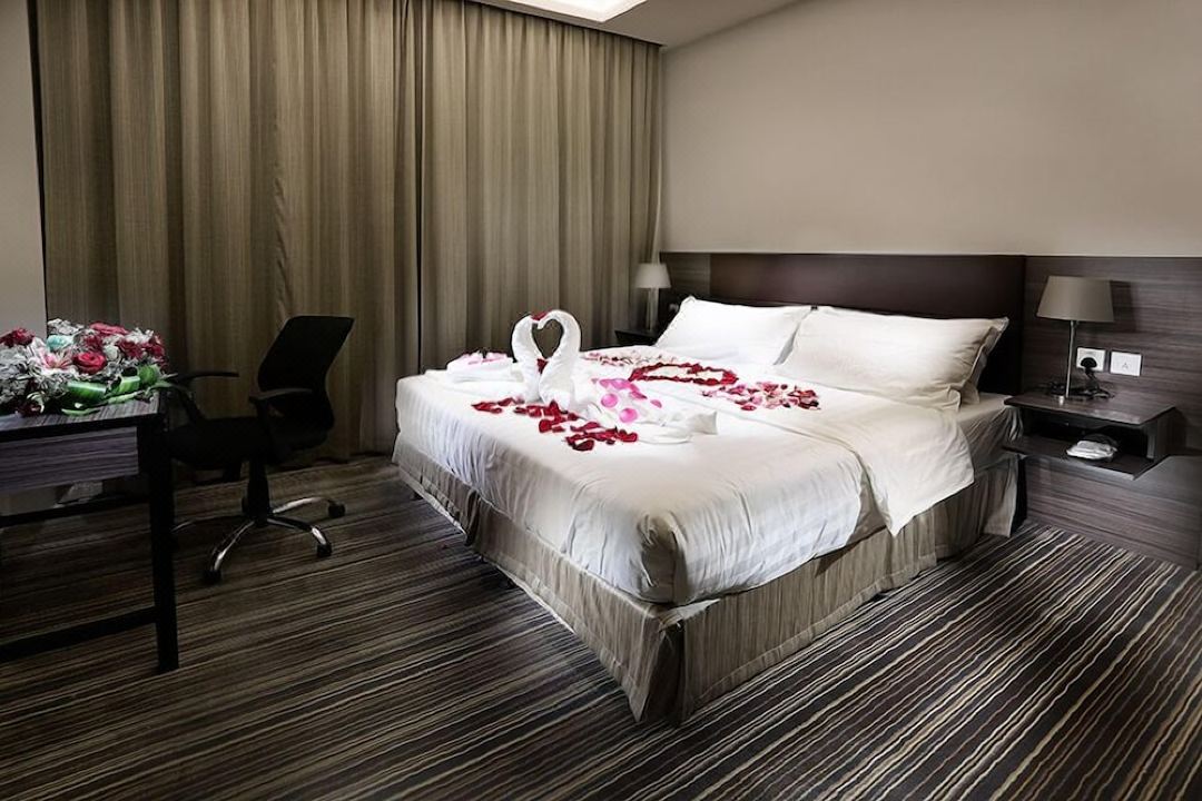 Grand Lily Hotel Suites