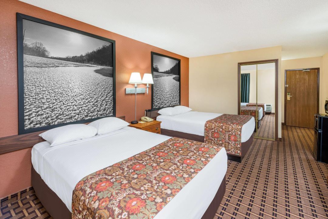 Super 8 by Wyndham Charleston/Sikeston East MO