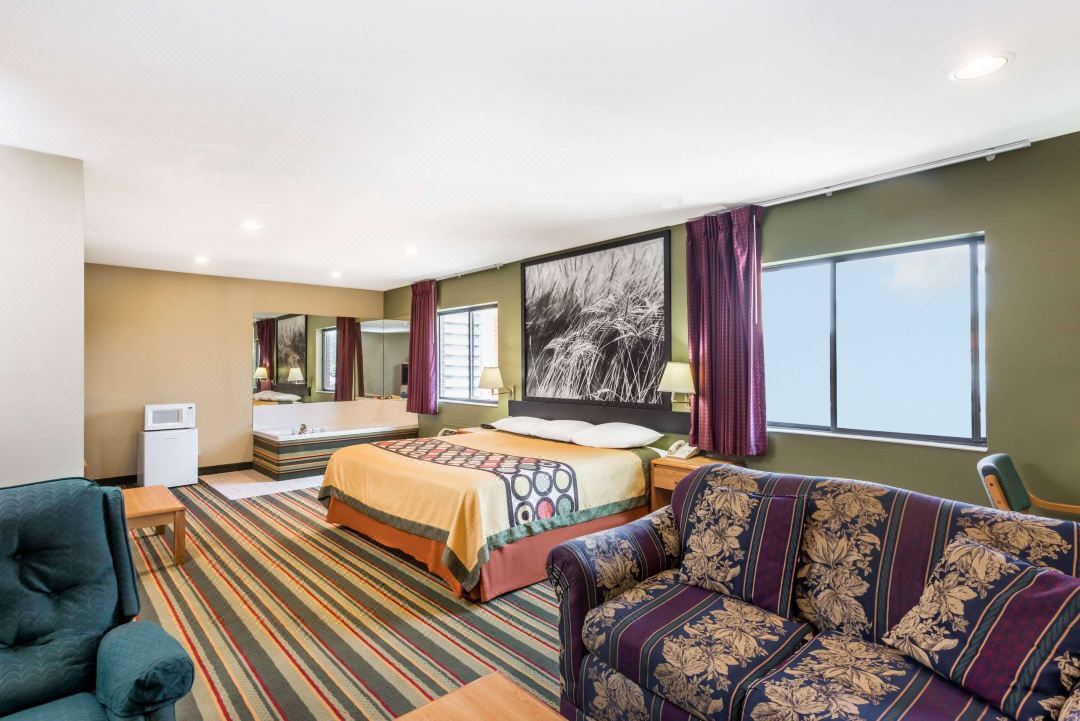 Super 8 by Wyndham Chanute