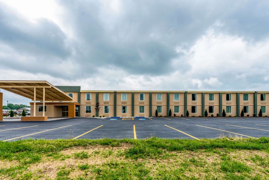 Red Lion Inn & Suites Bucyrus North