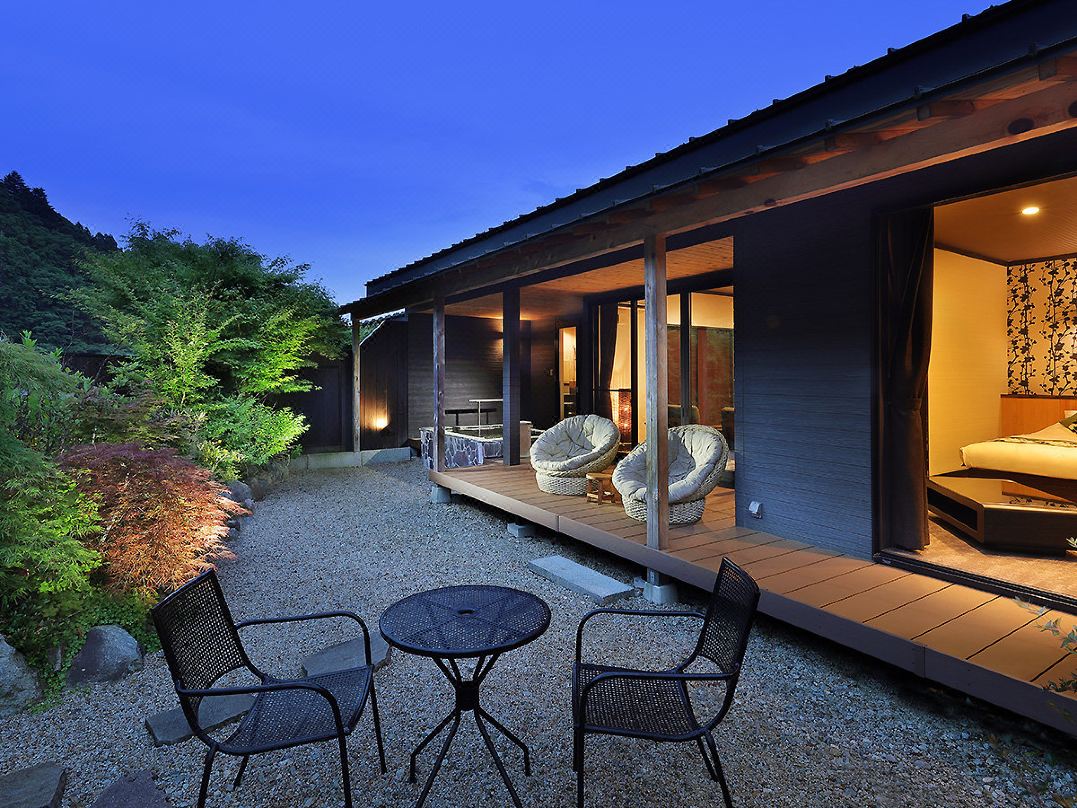 Open-Air Baths in All Rooms. Independent Cottages - Kanon