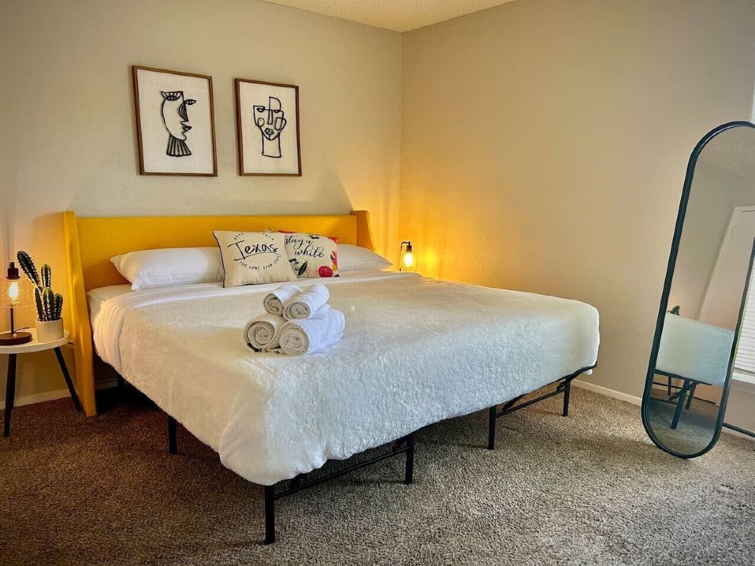 King Bed,central, Worker-friendly,longstaydiscount