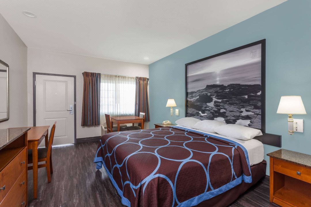 Super 8 by Wyndham El Cajon/San Diego