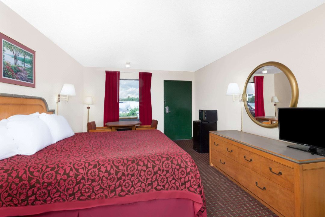 Days Inn by Wyndham Columbia NE Fort Jackson