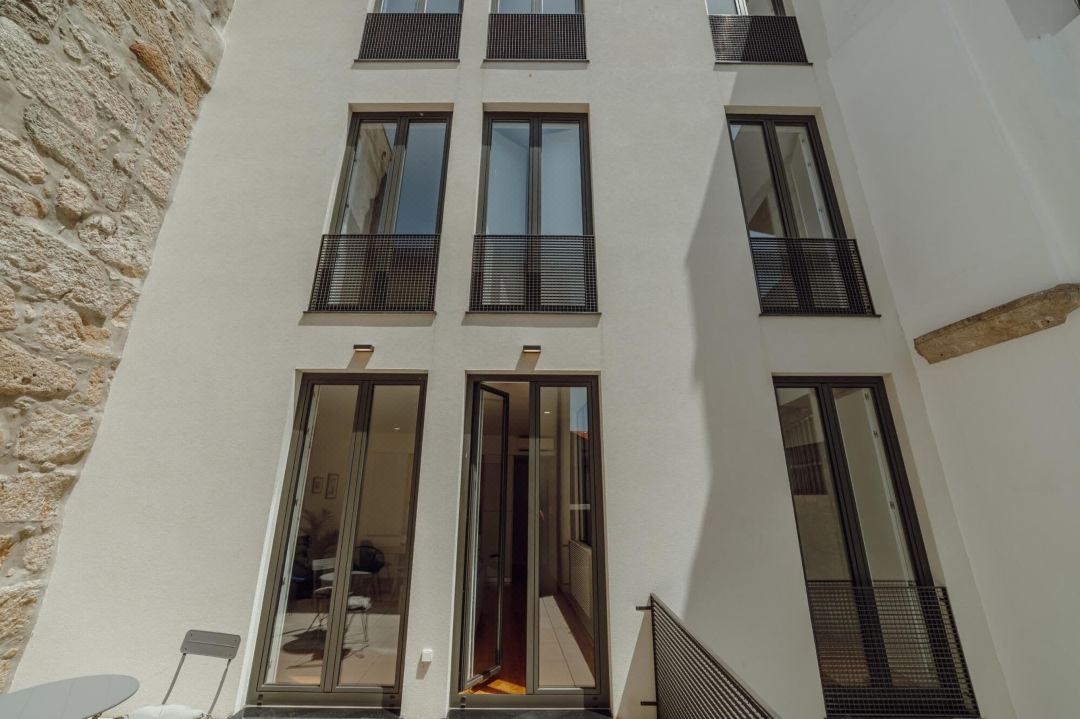 Courtyard Oporto Design Apartment C with Terrace