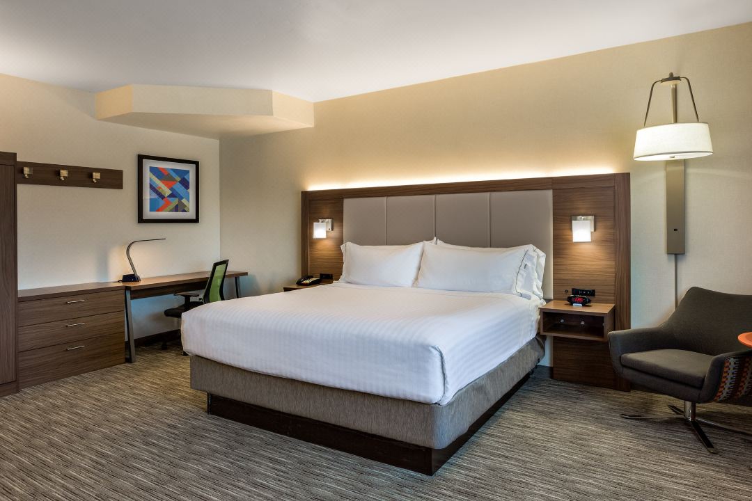 Holiday Inn Express & Suites Oroville Lake
