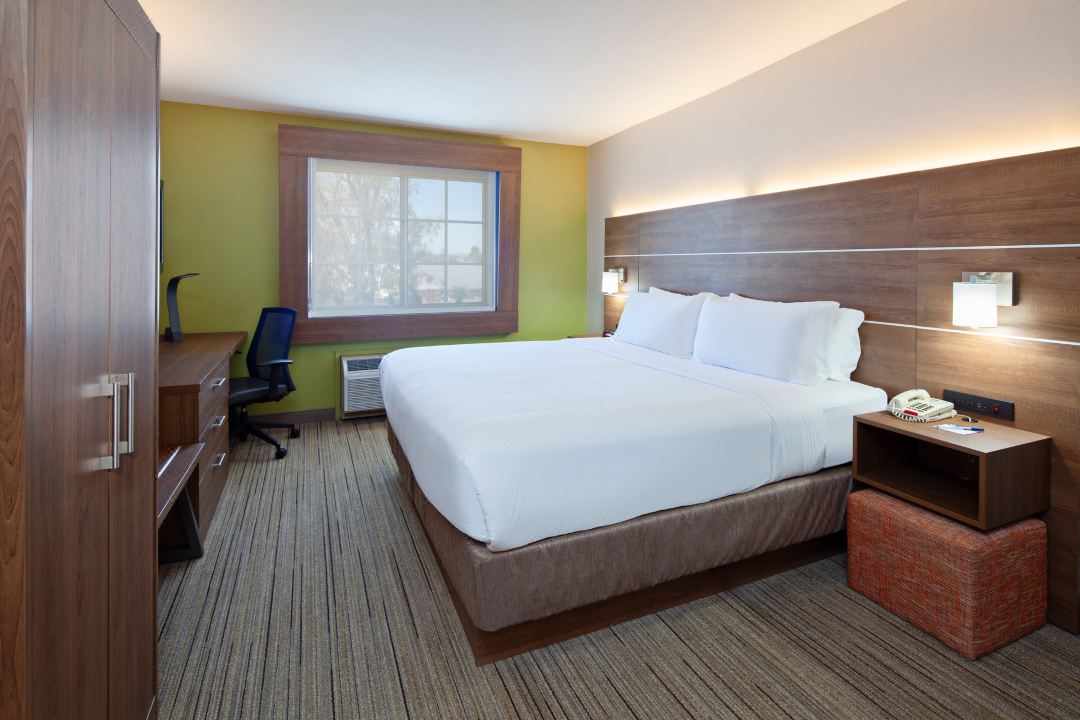 Holiday Inn Express & Suites San Diego-Escondido