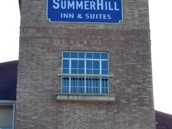 Summer Hill Inn & Suites - Tap to explore photos