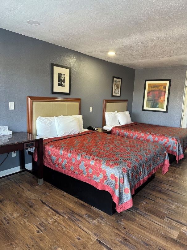Fireside Inn by the Beach Boardwalk & Bowling