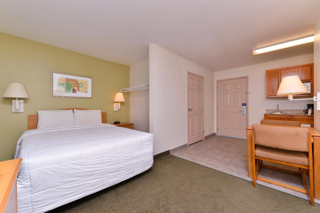 Americas Best Value Inn and Suites Winnie