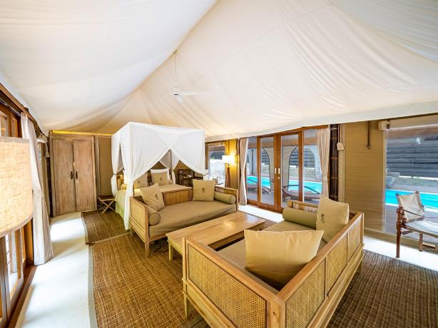 渓谷グランピングテント