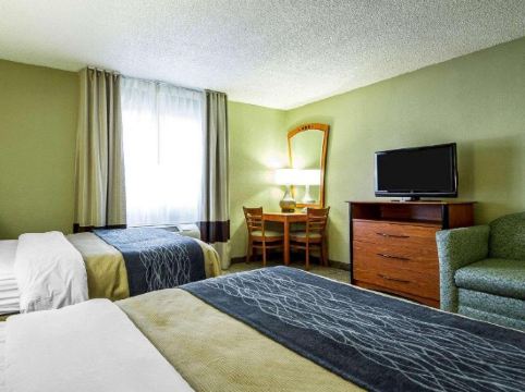 Comfort Inn Modesto - Tap to explore photos